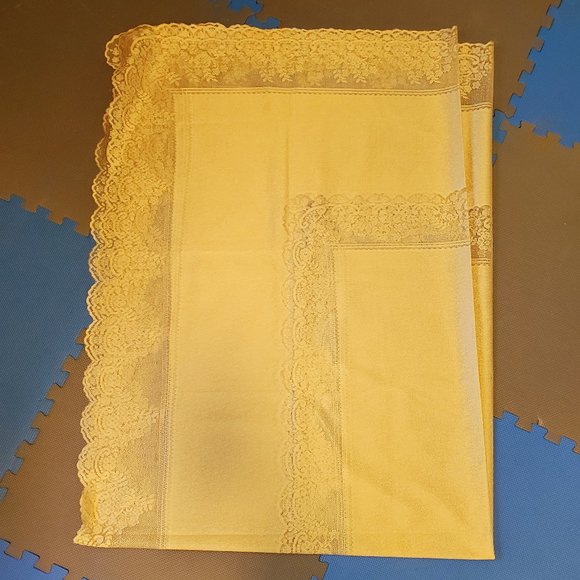 Tan tablecloth with shimmer. Measures about 86 x 60 inches. - Picture 1 of 1